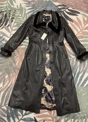 Кожаный плащ