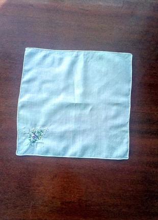 Вінтажний батистовый носову хустку. об'ємна вишивка. шов роуль.