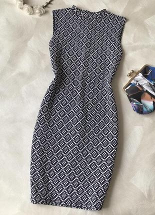 Облягаюче плаття по фігурі new look