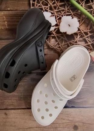 Женские кроксы сабо crocs classic bae clog белый черный2 фото