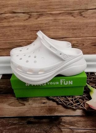 Женские кроксы сабо crocs classic bae clog белый черный4 фото