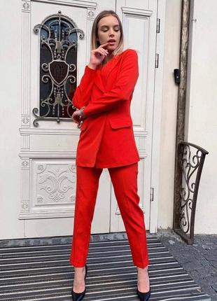Стильный деловой костюм на пуговице насыщенный красный5 фото
