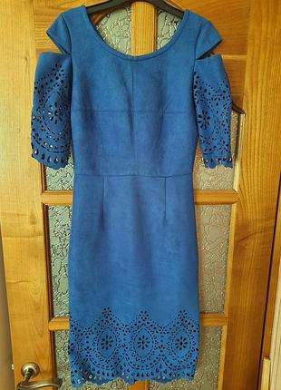 Красивейшее платье на миловидную девушку.40-42р.