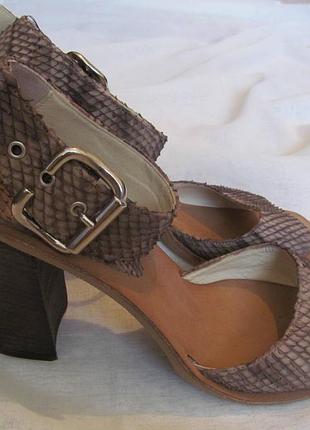 Босоніжки фру.it