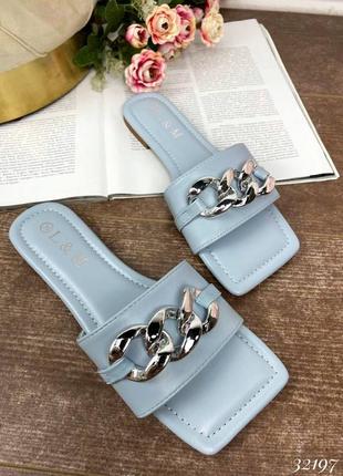 Шлепанцы с цепью