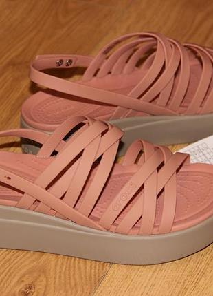 Женские босоножки shoes crocs brooklyn strappy w8, w9 крокс новые7 фото