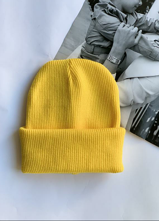 Шапка стильная  женская двойная желтая