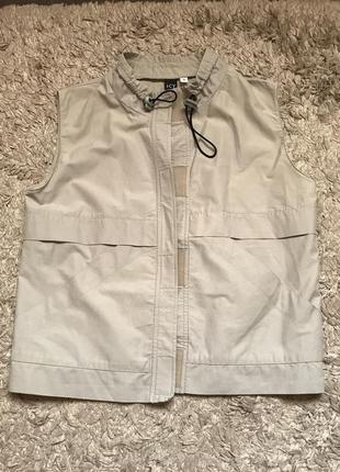 Стильная жилетка на липучке