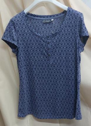 Фиолетовая женская футболка