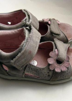 Босоніжки pepino розмір 24.