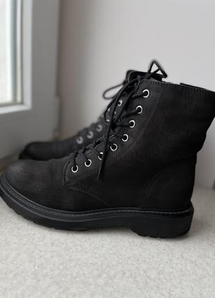 Черевики жіночі