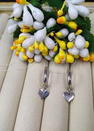 Срібні сережки стильні підвески висюльки сердечки 925 англійська застежка