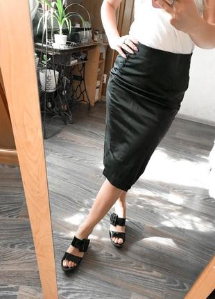 Дорогая юбка прекрасного материала