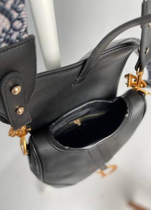 Брендовая шикарная черная сумочка с ремешком известный бренд жіноча модна трендова сумка saddle4 фото