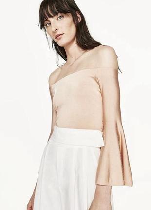 Блуза з відкритими плечима