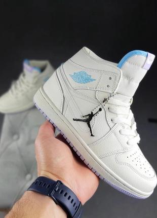 Женские кроссовки air jordan 1 retro high cream, кремовые с сиреневым, высокие, кожанные