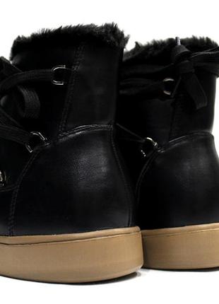 Ботинки черные на плоской подошве и на шнурках george  72 фото