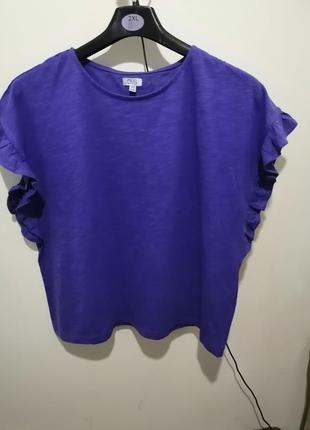 Футболка. модная футболка.