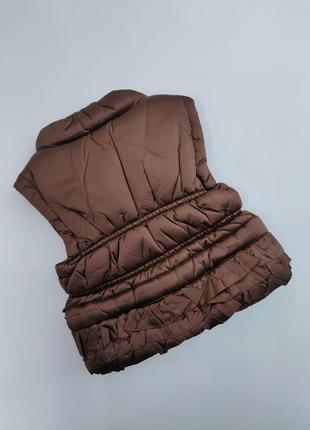 Теплая стеганая безрукавка жилетка жилет с рюшами шоколадного цвета fun fun 9 месяцев,  74 см4 фото