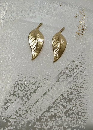 Сережки листочки у золотому кольорі