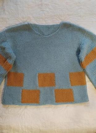 Об'ємний светр ручної роботи