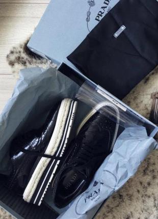 Чорні лофери, броги, челсі, оксфорди платформа