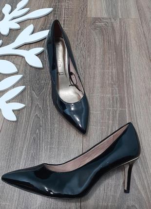 Туфельки лаковані tamaris