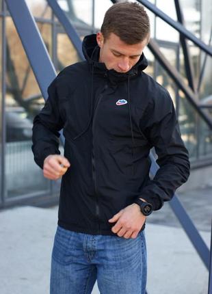 Чоловіча вітровка nike heritage windrunner signature jacket чорна8 фото