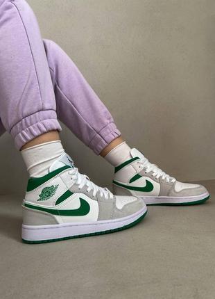 Nke jordan 1 retro white green брендовые серые кроссовки джордан с зелёной подошвой найк трендові жіночі високі кросівки5 фото