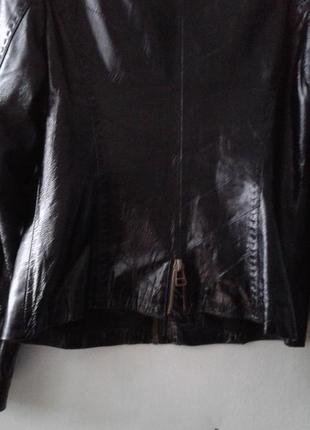 Женская лаковая укороченная куртка пиджак жакет на молнии jinnalun батал нюансы4 фото