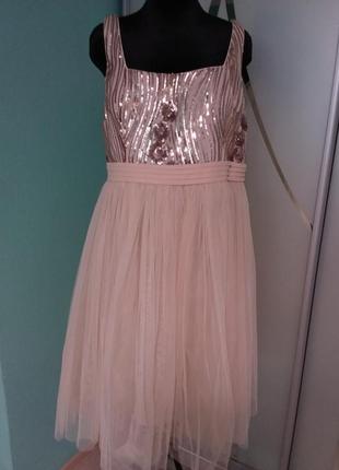 Ніжне пудровое вечірнє плаття з декором паєтками великого 20 розміру little mistress