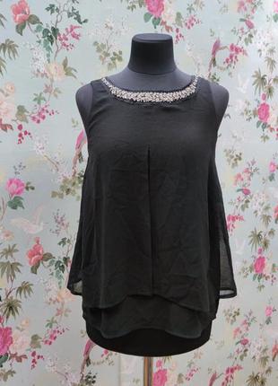 Легка блузка прикрашена каменями. s, m