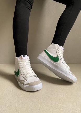 Nike blazer mid 77 hight vintage green брендові високі білі кросівки трендова модель круті кросівки найк блейзер