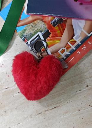 Хутровий брелок "серце"