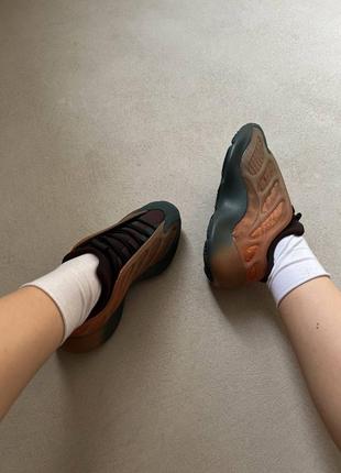 Yeezy 700 v3 copper fade adidas брендові круті кросівки ізі помаранчеві адідас жіночі трендові кросівки ізі7 фото