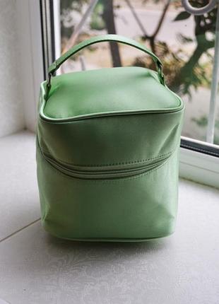 Зручна і містка сумочка, салатова сумка