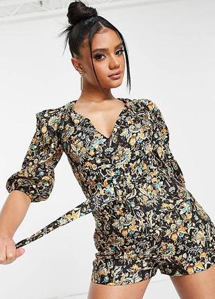 Золотистый комбинезон с широким поясом от asos!