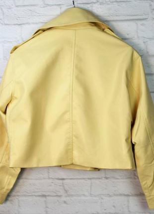 Куртка-косуха кожанка коротка оверсайз вільного крою коричнева шоколад бежева пісочна мокко жовта молочна чорна біла4 фото