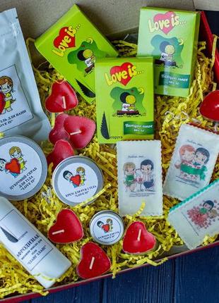 Подарунковий набір косметики love is, скраб для тіла, бальзам для губ, натуральне мило, олія2 фото