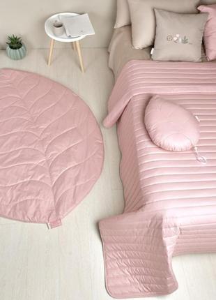 Стеганый коврик и подушка: набор листочек пудровый