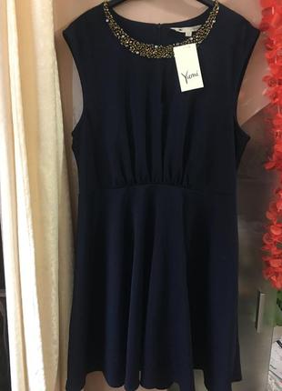 Темно-синее платье с бисерной оконтовкой yumi