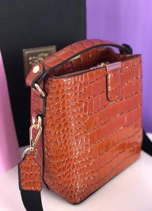 Жіноча шкіряна лакова сумка руда6 фото