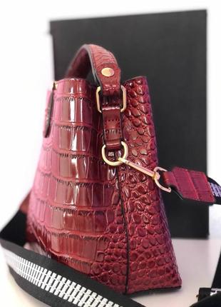 Жіноча шкіряна лакова сумка руда8 фото