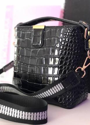 Жіноча шкіряна лакова сумка руда10 фото