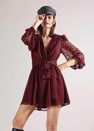 Мини-платье с вышивкой плюметы