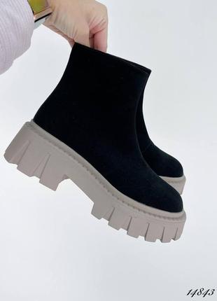 Женские ботинки замшевые черные