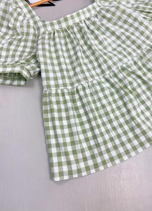 Салатовая воздушная блуза с квадратным вырезом5 фото