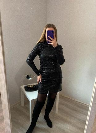 Плаття в паєтки