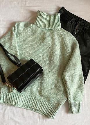 Свитер