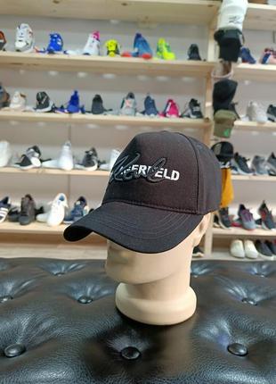 Стильная бейсболка karl lagerfeld